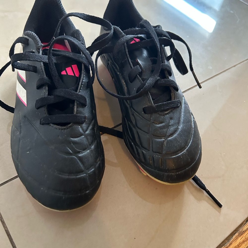 Adidas Kids Black Soccer shoes size 13